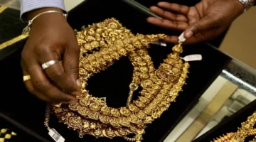 الذهب يقفز 2% وسط تراجع ملحوظ في قيمة الدولار الأمريكي أمام المعادن